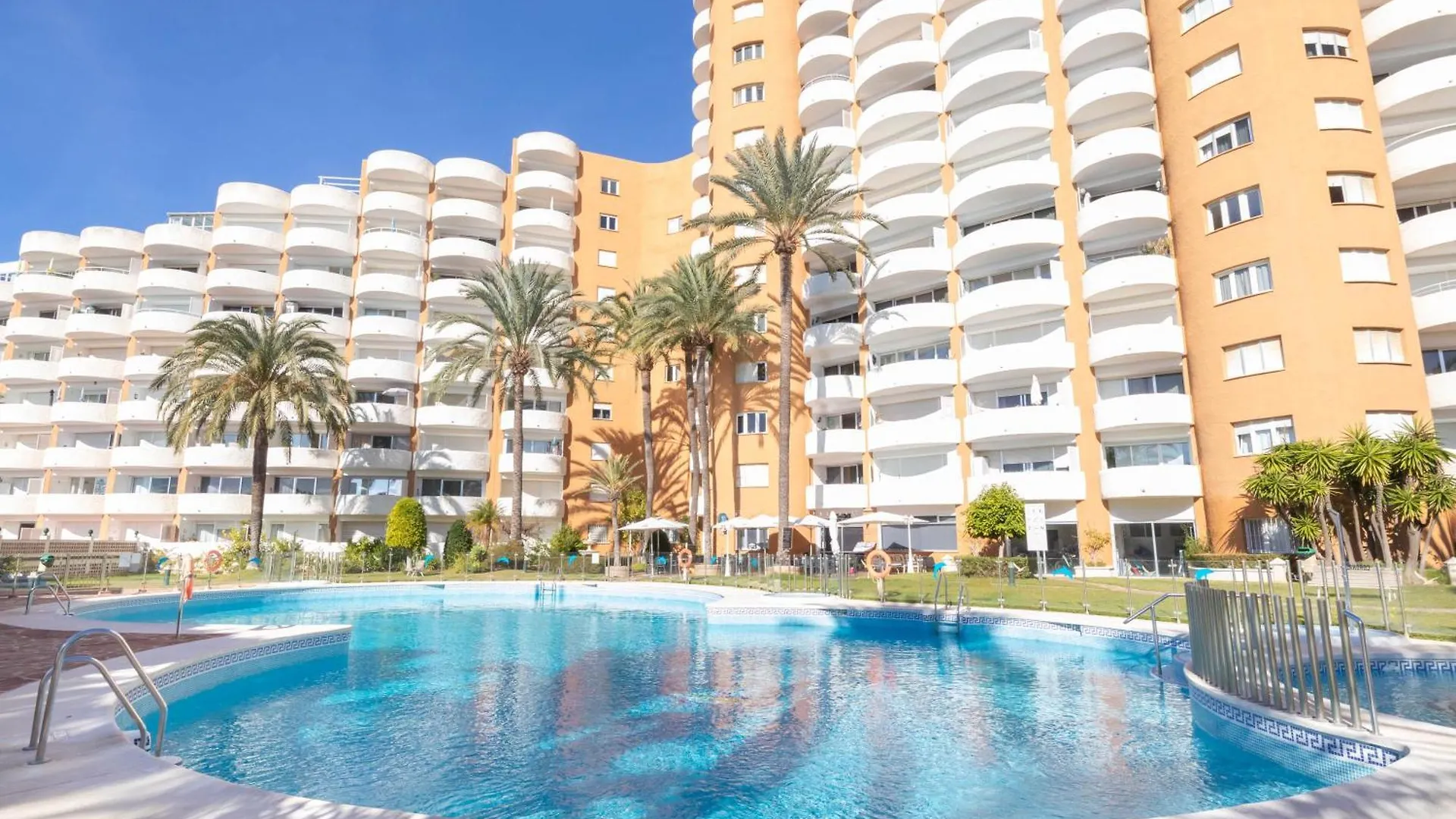 Coronado Beach Marbesa - Happy Rentals Marbella Spain